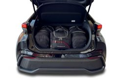 Torby Do Bagażnika Toyota C-Hr Hev 2023+ 4Szt Kjust. Czarne torby podróżne KJUST, bez wzorów, z kauczuku. Za 1,244.00 zł.