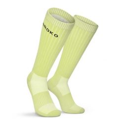 Podkolanówki do gry w padla Padel Siroko Contour Lime. Zielone skarpetki damskie SIROKO, bez wzorów, z materiału. Za 65.00 zł.