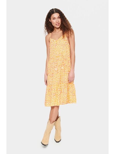 SAINT TROPEZ Sukienka "Eda" w kolorze pomarańczowym rozmiar: XS. Pomarańczowe sukienki damskie Saint Tropez, bez wzorów, z wiskozy, klasyczne, bez ramiączek. Za 140.45 zł.