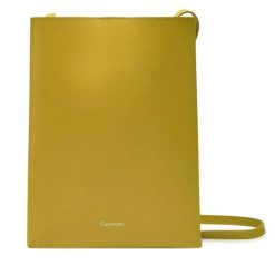 Torebka Calvin Klein. Zielone listonoszki damskie Calvin Klein, bez wzorów, bez dodatków. Za 459.99 zł.