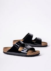 Birkenstock Arizona BF Klapki damskie. Czarne klapki damskie Birkenstock, bez wzorów, bez obcasa, bez zapięcia. Za 349.99 zł.