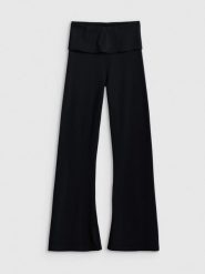 4F Legginsy z rozszerzanymi nogawkami damskie - czarne XL. Czarne legginsy damskie 4F, xl, bez wzorów, z dzianiny. Za 129.99 zł.