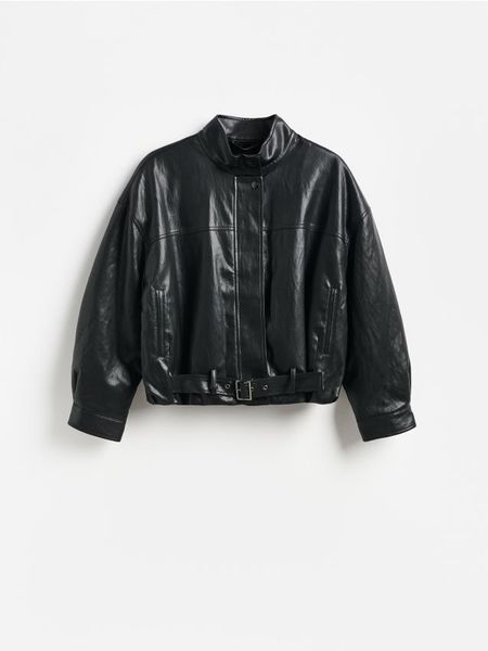 Kurtka bomberka z imitacji skóry - czarny. Czarne kurtki damskie Reserved, l, bez wzorów, ze skóry, bez kaptura. Za 359.99 zł.
