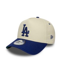 Czapka z daszkiem New Era. Brązowe czapki z daszkiem damskie New Era, bez wzorów. Za 129.99 zł.