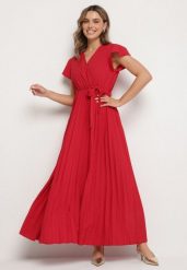 Bordowa Elegancka Sukienka Maxi w Plisy z Kopertowym Dekoltem i Wiązaniem Thessi. Czerwone sukienki damskie Born2be, bez wzorów, eleganckie, bez ramiączek. W wyprzedaży za 67.99 zł.