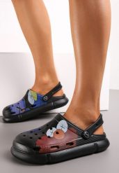 Czarne Klapki z Gumowej Pianki z Zabudowanym Noskiem z Wycięciami Phethy. Czarne klapki damskie Renee, bez wzorów, z gumy, bez obcasa, bez zapięcia. Za 44.99 zł.