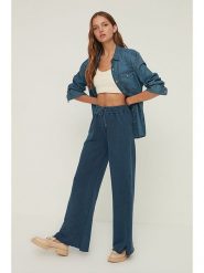 Trendyol Spodnie dresowe w kolorze niebieskim rozmiar: M. Niebieskie spodnie dresowe damskie Trendyol, m, bez wzorów, z dresówki. Za 86.99 zł.