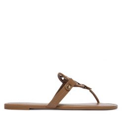 Japonki Tory Burch. Brązowe klapki damskie Tory Burch, bez wzorów, bez obcasa, bez zapięcia. Za 1,119.00 zł.
