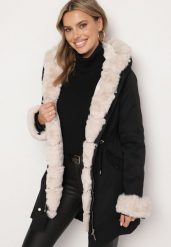 Czarna Kurtka Parka z Kapturem i Odpinanym Futerkiem Ninria. Czarne kurtki damskie Born2be, l, z dzianiny, z kapturem. Za 179.99 zł.