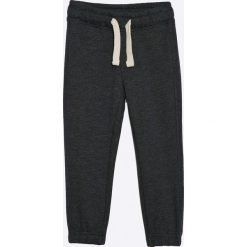 Blukids - Spodnie dziecięce 98-128 cm. Spodnie dresowe chłopięce marki 4F. W wyprzedaży za 34.90 zł.