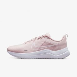 Buty do biegania damskie Nike Downshifter 12. Czerwone obuwie sportowe damskie Nike, do biegania, nike downshifter. Za 229.99 zł.