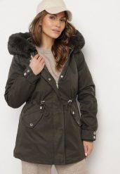 Ciemnozielona Kurtka Parka z Odpinanym Futerkowym Obszyciem przy Kapturze Inelithrae. Zielone kurtki damskie Born2be, na zimę, l, z materiału, bez kaptura. Za 209.99 zł.