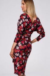 Dopasowana sukienka dzianinowa z kopertową górą i nadrukiem. Sukienki damskie Sukienki.shop, bez wzorów, z dzianiny, eleganckie, bez ramiączek. Za 339.00 zł.