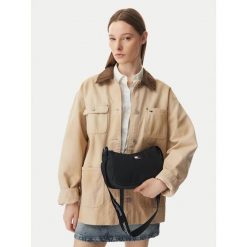 Torebka Tommy Jeans. Czarne torebki klasyczne damskie Tommy Jeans, z jeansu, bez dodatków. Za 249.99 zł.