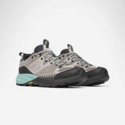 Buty turystyczne damskie Merrell Capra 2GTX wodoodporne. Brązowe obuwie trekkingowe damskie Merrell, z gore-texu, bez zapięcia. Za 399.99 zł.
