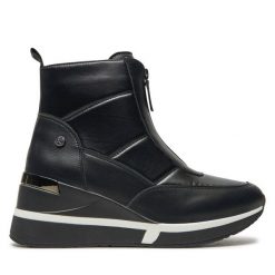 Botki Xti. Czarne botki damskie Xti, bez obcasa, na koturnie, bez zapięcia. Za 359.99 zł.