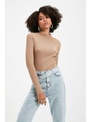 Trendyol Koszulka w kolorze karmelowym rozmiar: S. Brązowe koszulki damskie Trendyol, s, bez wzorów, z bawełny, bez kołnierzyka, bez ramiączek. Za 52.67 zł.