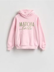 Bluza oversize z haftem - pastelowy róż. Czerwone bluzy damskie Reserved, l, bez wzorów, z bawełny, bez kaptura. Za 129.99 zł.