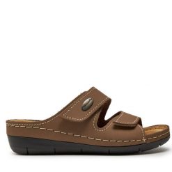 Klapki Tamaris. Brązowe klapki damskie Tamaris, bez wzorów, bez obcasa, bez zapięcia. Za 159.99 zł.