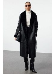 Trendyol Płaszcz w kolorze czarnym rozmiar: 42. Czarne płaszcze damskie Trendyol, bez wzorów, bez kaptura. Za 144.58 zł.