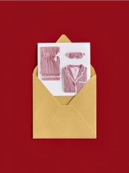 Piżama z opaską do spania - ciemnofioletowy. Fioletowe piżamy damskie Reserved, bez wzorów, z tkaniny, bez ramiączek. Za 159.99 zł.