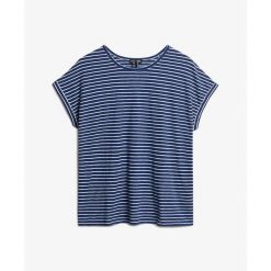 Damska koszulka o luźnym kroju Superdry Studios. Niebieskie bluzki damskie Superdry, bez wzorów, bez kołnierzyka, bez ramiączek. Za 102.80 zł.