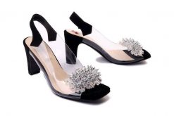 MACCIONI 418A czarny, sandały damskie. Czarne sandały damskie Maccioni, bez wzorów, bez obcasa, na obcasie, bez zapięcia. Za 234.95 zł.