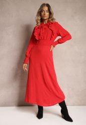 Czerwona Maxi Sukienka Rozkloszowana z Falbankami i Wiązaniem przy Dekolcie Pallam. Czerwone sukienki damskie Renee, bez wzorów, bez ramiączek. W wyprzedaży za 91.99 zł.