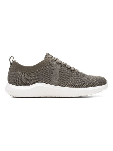 Clarks Sneakersy "Nova Glint" w kolorze oliwkowym rozmiar: 37. Brązowe obuwie sportowe damskie Clarks, bez zapięcia. Za 129.75 zł.
