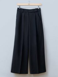 LeGer Spodnie "Chinara" w kolorze czarnym rozmiar: 38. Czarne spodnie materiałowe damskie LeGer, bez wzorów, z lyocellu. Za 262.29 zł.