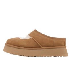 Buty do chodzenia dla dorosłych UGG Bea Mary Jane Chestnut. Brązowe śniegowce damskie Ugg. Za 639.00 zł.
