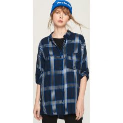 Koszula oversize w kratkę - Niebieski. Niebieskie koszule damskie Sinsay, w kratkę. W wyprzedaży za 39.99 zł.