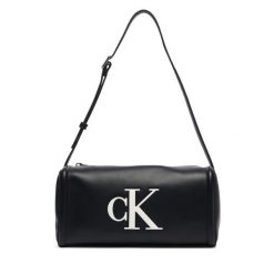 Torebka Calvin Klein. Czarne torebki klasyczne damskie Calvin Klein, bez dodatków. Za 369.99 zł.
