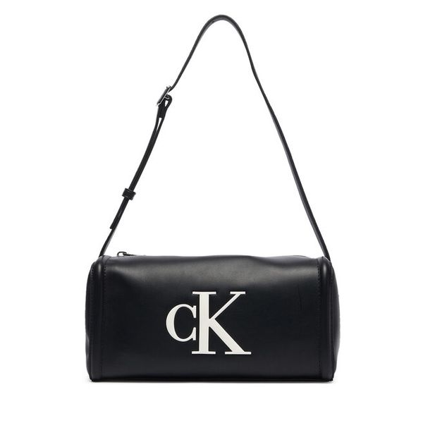 Torebka Calvin Klein. Czarne torebki klasyczne damskie Calvin Klein, bez dodatków. Za 369.99 zł.