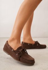 Brązowe Mokasyny VICES z Wkładką ze Skóry Naturalnej ze Sznurowaniem Nairis. Brązowe mokasyny damskie Renee, z materiału, z okrągłym noskiem, bez obcasa. Za 89.99 zł.