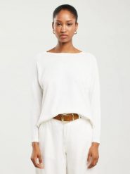 Sweter damski z wiskozy biały Airin 100. Białe swetry klasyczne damskie Big Star, l, z wiskozy, bez kołnierzyka. W wyprzedaży za 129.99 zł.