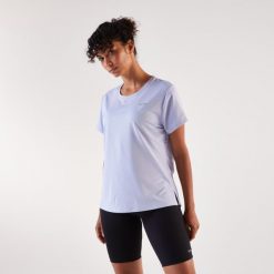 Koszulka do biegania damska Kiprun Run 500 Dry. Fioletowe koszulki damskie KIPRUN, m, bez wzorów, z elastanu, bez kołnierzyka, bez ramiączek. Za 59.99 zł.