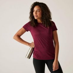 Koszulka damska Regatta Fingal Edition. Czerwone bluzki damskie Dare 2b, bez wzorów, sportowe, bez kołnierzyka, bez ramiączek. Za 102.50 zł.