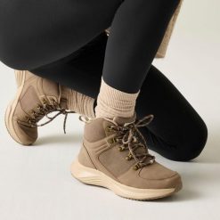 Damskie buty trekkingowe Regatta Sambrook. Brązowe obuwie trekkingowe damskie Regatta, z gumy, bez zapięcia. Za 329.35 zł.