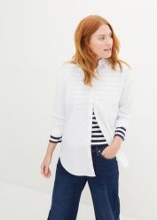Bluzka oversize. Białe bluzki damskie bonprix, bez wzorów, z tkaniny, bez kołnierzyka, bez ramiączek. Za 84.99 zł.