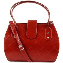 Elegancki kuferek ze skóry naturalnej DAN-A T256 czerwony. Czerwone kuferki damskie DAN-A, ze skóry, bez dodatków. Za 299.99 zł.