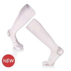 Skarpety piłkarskie 3/4 długości – białe. Białe skarpetki damskie TRY TO FLY, bez wzorów. W wyprzedaży za 67.01 zł.