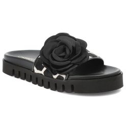 Klapki damskie Chebello, skórzane z ozdobnym kwiatem i na platformie, w motyw żyrafy, 4739-516. Czarne klapki damskie CheBello, bez wzorów, ze skóry, bez obcasa, na platformie, bez zapięcia. Za 429.00 zł.