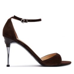 Szpilki Guess. Brązowe szpilki damskie Guess, z aplikacjami, bez obcasa, na szpilce, bez zapięcia. Za 674.99 zł.
