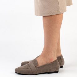 Szare zamszowe loafersy, mokasyny damskie La.Fi 017g-su. Szare mokasyny damskie La.Fi, z zamszu, bez obcasa. Za 139.00 zł.
