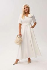 Sukienka MAXI Mirabella w odcieniu ecru/śmietankowej bieli z odpinanym kwiatem i kokardą OVERSIZE PLUS SIZE XXL WIOSNA LATO. Czerwone sukienki damskie Moda Size Plus Iwanek, bez wzorów, z elastanu, eleganckie, bez ramiączek. Za 489.90 zł.