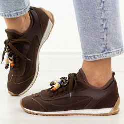 Czekoladowe półbuty damskie T.Sokolski 963. Brązowe półbuty damskie Sokolski, na jesień, z aplikacjami, z jeansu, z okrągłym noskiem, bez obcasa, na płaskiej podeszwie, bez zapięcia. Za 299.00 zł.