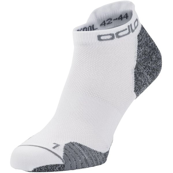 Skarpety do biegania Odlo 3-pak Ceramicool Run. Białe skarpetki damskie ODLO, bez wzorów, z elastanu. Za 162.75 zł.