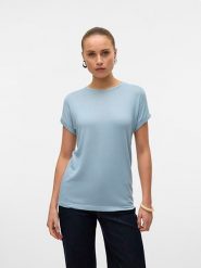 Vero Moda Koszulka w kolorze błękitnym rozmiar: S. Niebieskie bluzki damskie Vero Moda, s, bez wzorów, bez kołnierzyka, bez ramiączek. Za 52.79 zł.