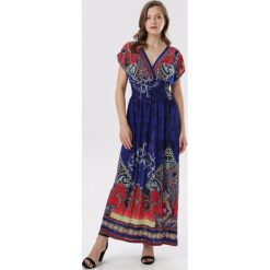 Niebieska Kopertowa Sukienka w Etniczny Wzór Matanira. Niebieskie sukienki damskie Born2be, bez wzorów, bez ramiączek. Za 69.99 zł.